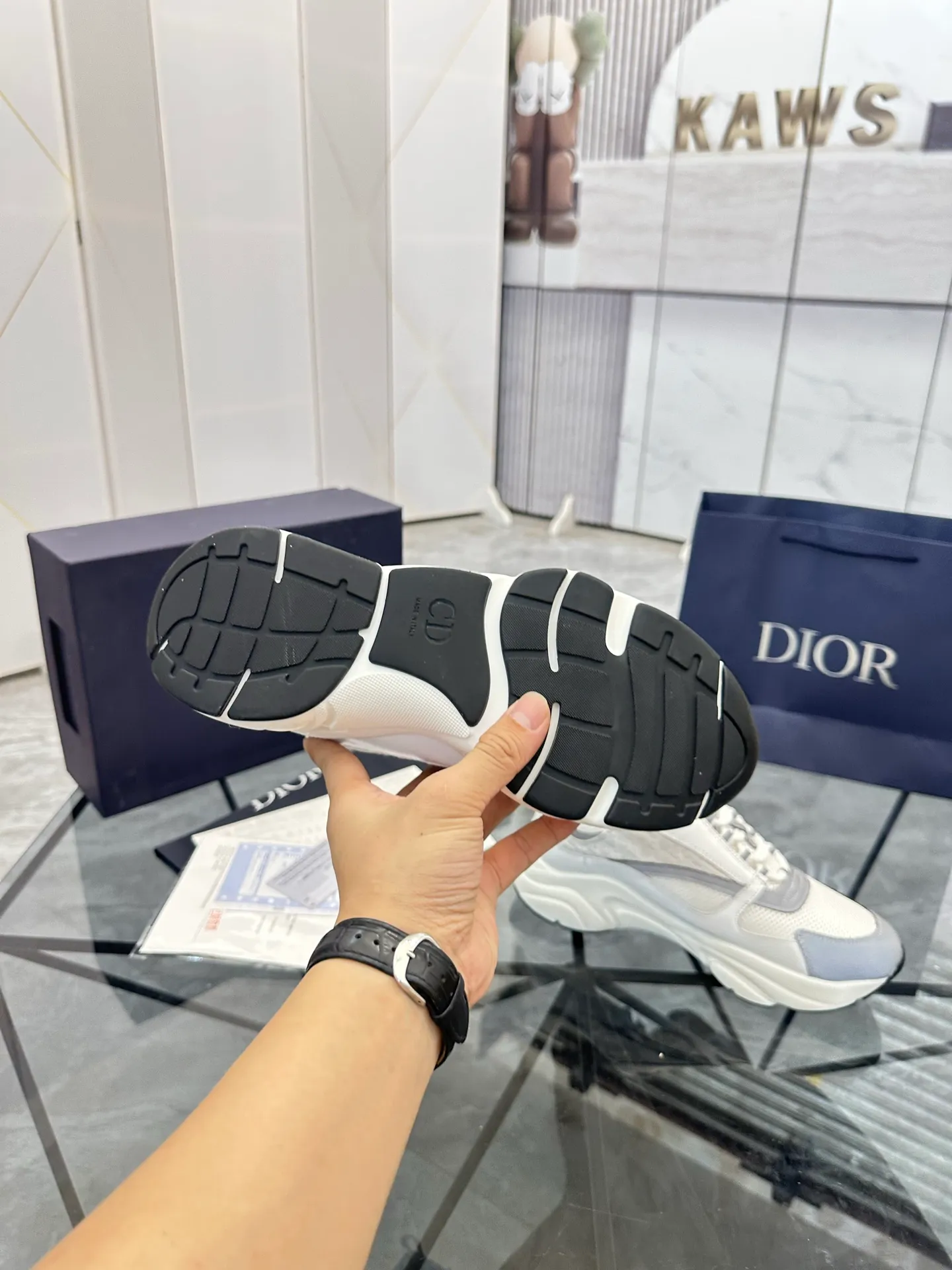 Men's shoes: 💰P460¥ Ready in Guangzhou, fully packaged Product trademark: Dior* "Dior*" low-top casual shoes Regular size: 38-46 (can be customized to 47) B22 Product materials: imported cowhide leather upper spliced ​​with original fabric, breathable lining, original outsole. Number: 920